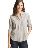 Blusa de mujer con cuello solapa y cierre frontal de botones