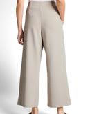 Pantalón ancho de mujer de tiro medio y diseño liso
