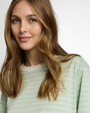 Camiseta de mujer de manga corta con cuello redondo, corte boxy y estampada Rayas