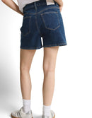 Short de mujer de cintura media y corte recto, con bolsillo y diseño liso