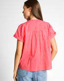 Blusa de manga corta de mujer con cuello redondo, cierre con botones y microestampado