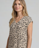 Vestido midi de manga corta con cuello pico y estampado abstracto