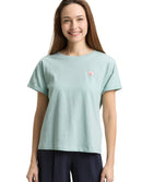 Camiseta de manga corta de mujer con cuello redondo y diseño liso con pequeño bordado