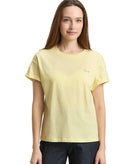 Camiseta manga corta de mujer con cuello redondo, estampado liso y pequeño logo