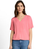 Blusa de mujer con manga corta y cuello pico