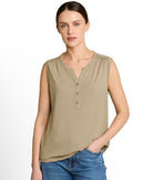 Camiseta de mujer sin mangas con cuello pico y cierre de botones