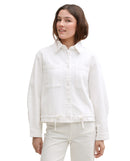 Cazadora vaquera de mujer con bolsillos