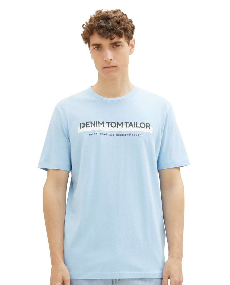 Camiseta de hombre con dibujo frontal azul claro