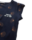 Camiseta de niña sin mangas y estampado en toda la prenda