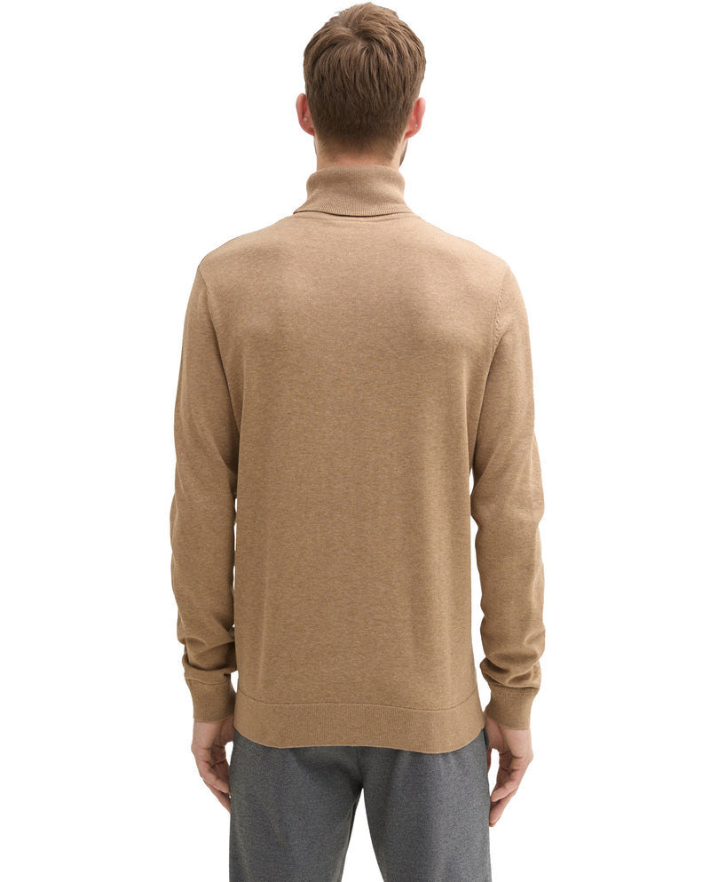 Jersey de hombre de cuello alto con manga larga marrón