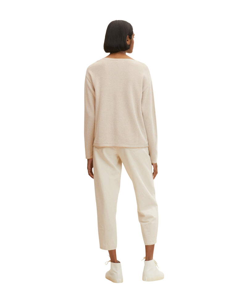 Jersey de mujer con escote submarino beige