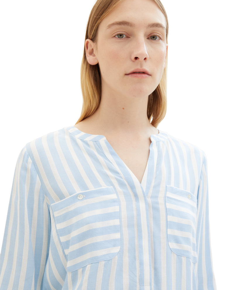 Blusa de mujer de manga francesa a rayas azul claro