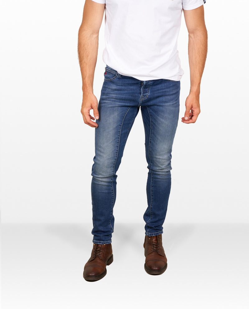 Men's jeans with tappered cut in blue