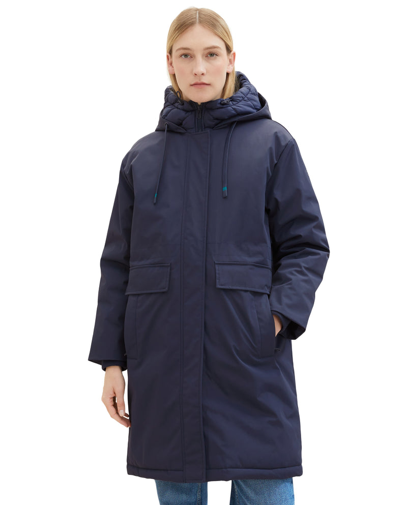 Women's parka with hood and pockets