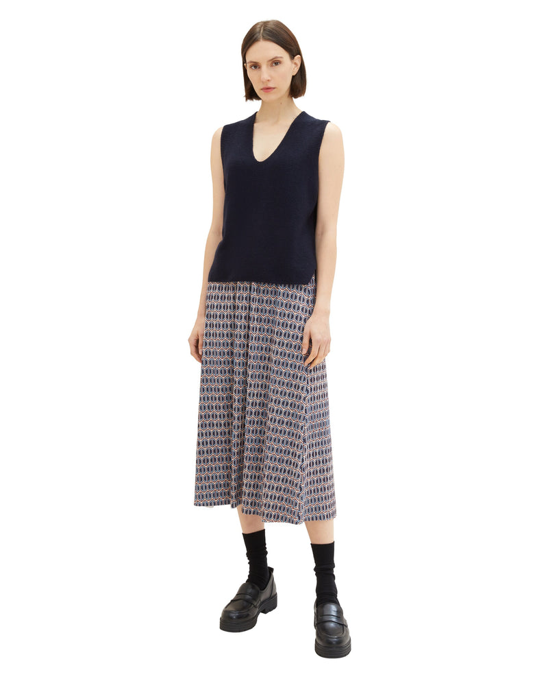 Long pleated skirt with print